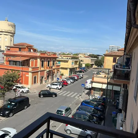 Petite Maison فيوميتشينو