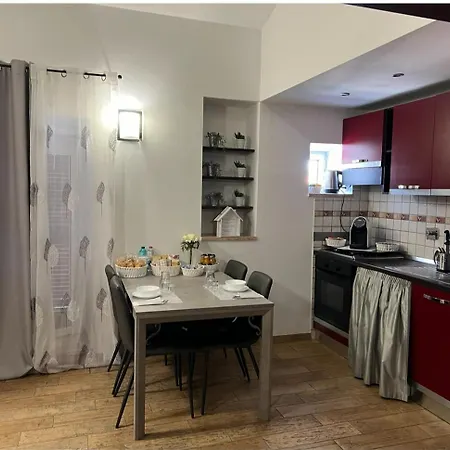 Petite Maison * فيوميتشينو